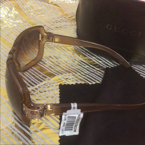 🔥1 DAY SALE ONLY 🔥 Gucci Sunnies 🔥 - Picture 2 of 4
